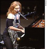 Tori Amos - Silent All These Years - live 1992