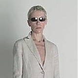 Annie Lennox - A Thousand Beautiful Things