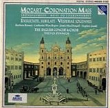 Mozart - Mozart, Wolfgang Amadeus -  Messe KV317 'KrÃ¶nungsmesse', Exsultate jubilate KV165, Vesperae solennes KV339 - English Co