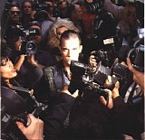 Robbie Williams - Life thru a lens