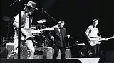 U2 - u2-20011571-8284