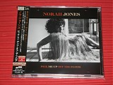 Norah Jones - Pick Me Up Off The Floor
