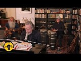 Playing For Change - Doctor My Eyes (Jackson Browne)